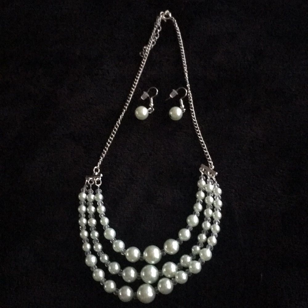 Earring and necklace sets